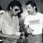 Freddie Mercury et Michael Jackson discute à une soirée